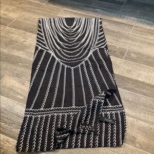 Nicole Miller Black and White Chain Pattern Scarf
